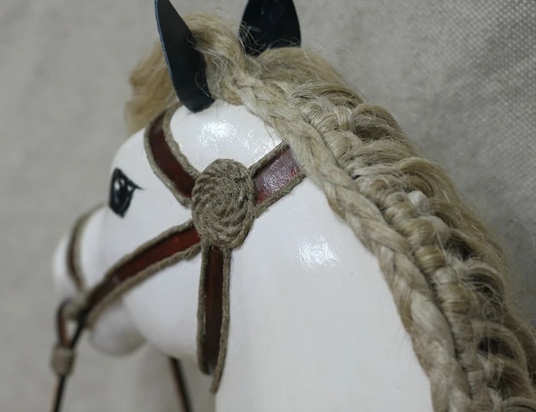 Реставрация старинной игрушечной лошадки