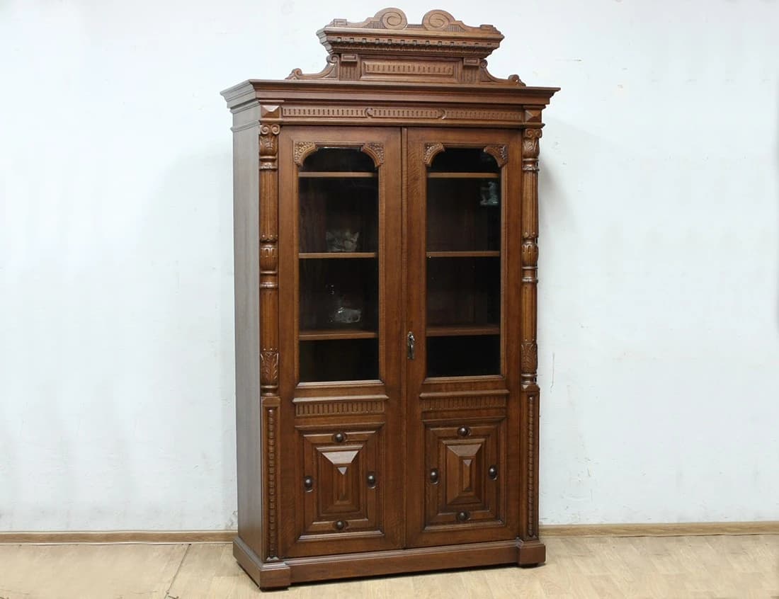 Реставрация дубового книжного шкафа