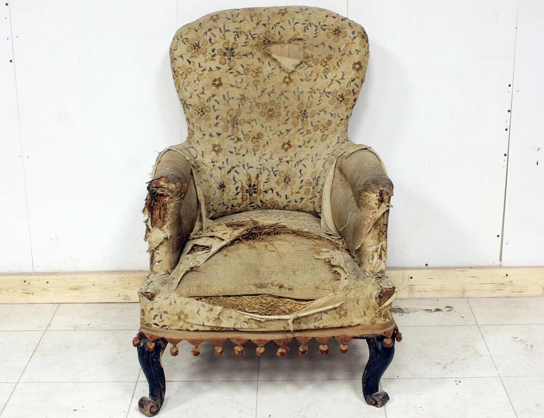 Реставрация кутаного кресла 19 века