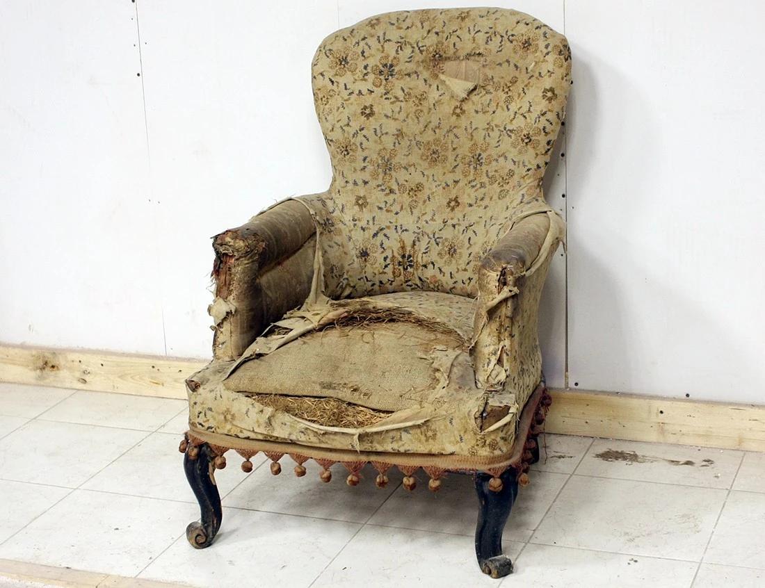 Реставрация кутаного кресла 19 века