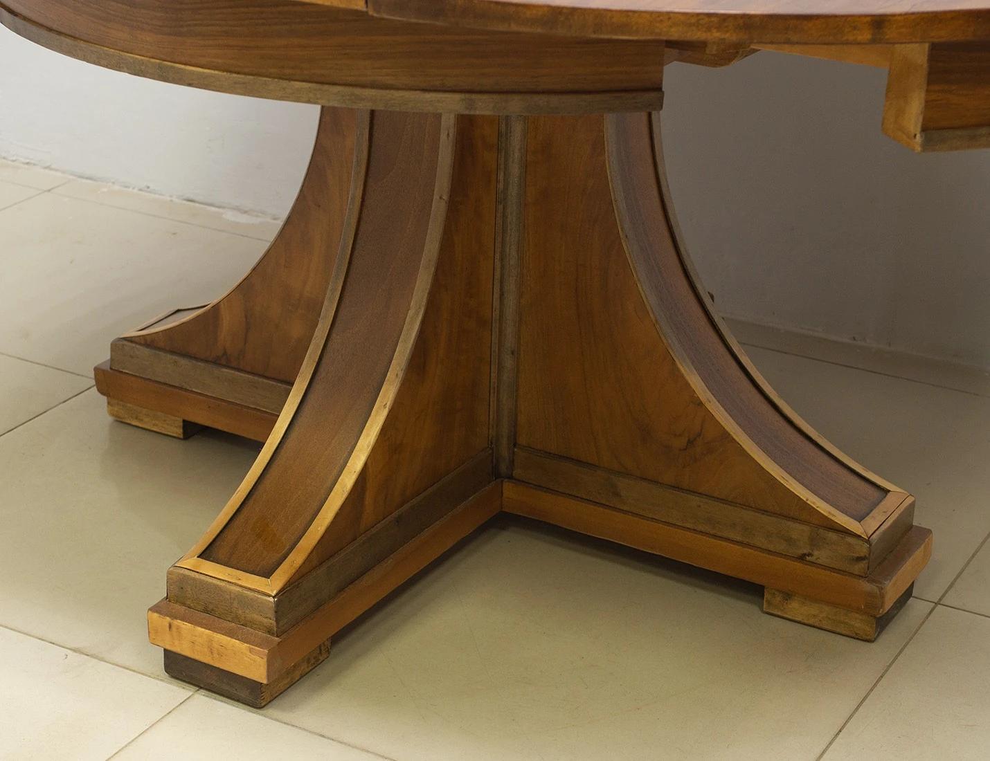 Реставрация старинного обеденного стола