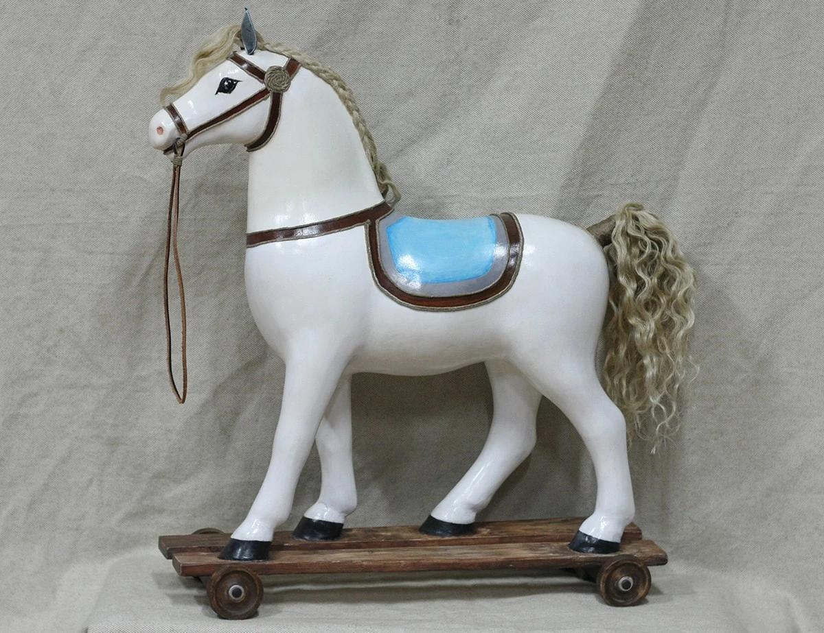 Реставрация старинной игрушечной лошадки