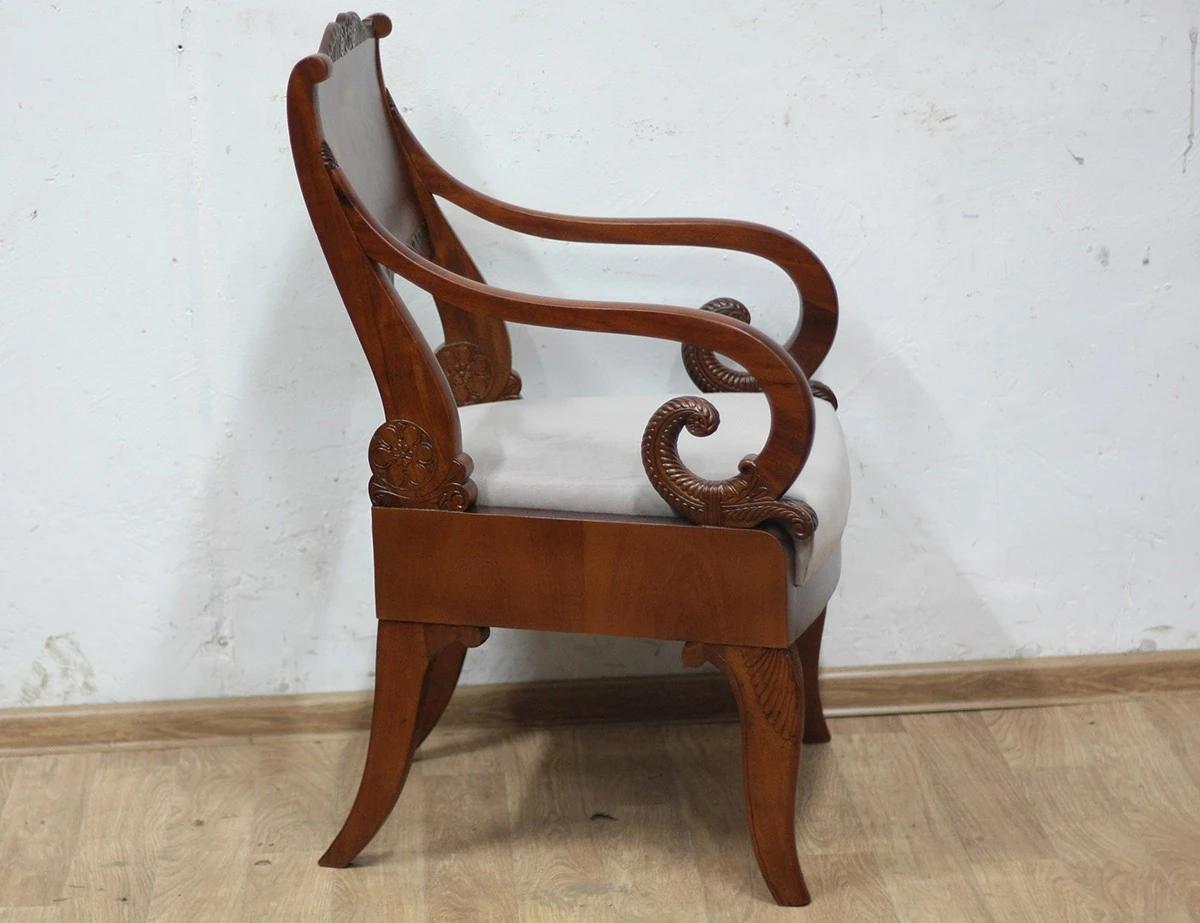 Реставрация антикварного кресла красного дерева